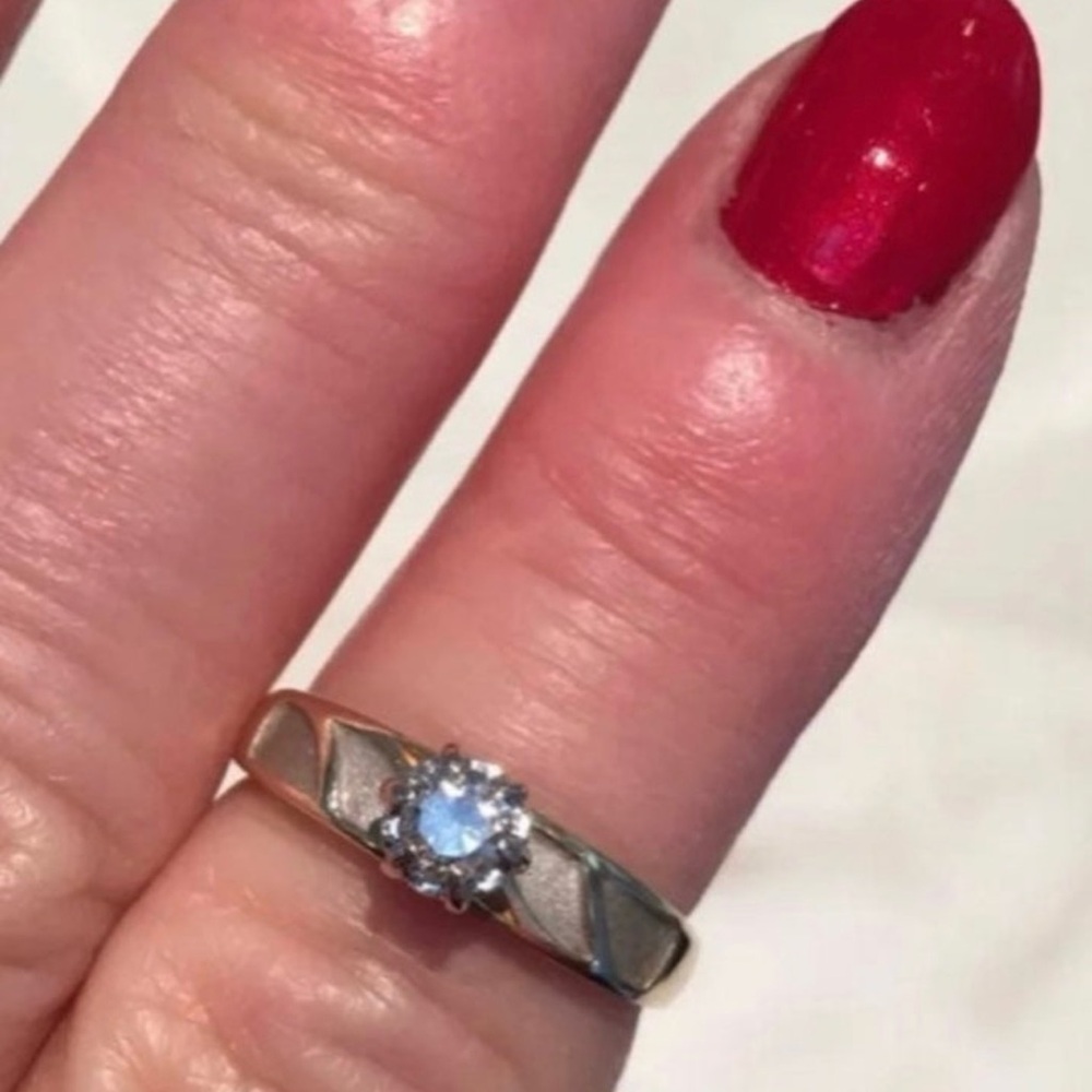 VINTAGE 14K DIAMOND ENGAGEMENT RING - Picture 6 of 8